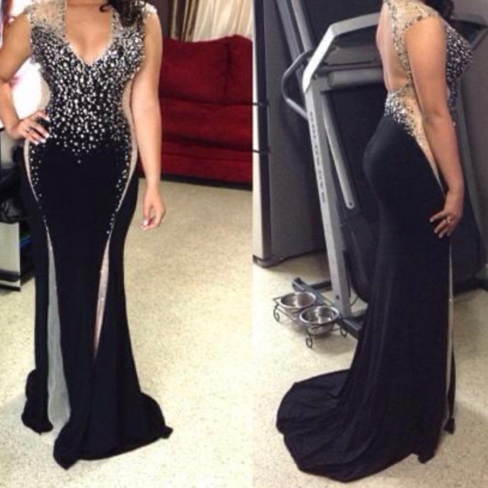 PROM DRESS FOR SALE ONLY WORN ONCE!!! Need to get rid of it ASAP.
